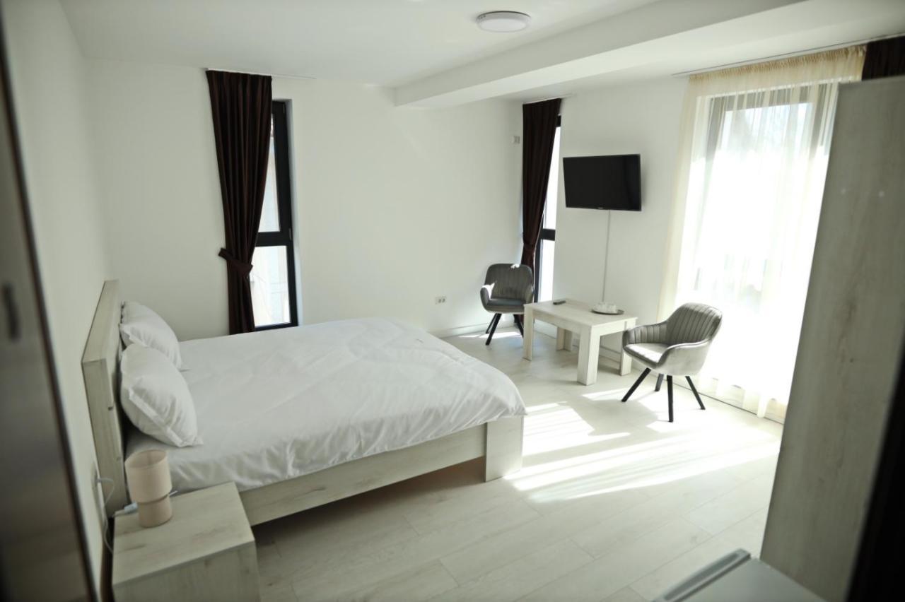 Casa Vys Apartment Pitesti Ngoại thất bức ảnh