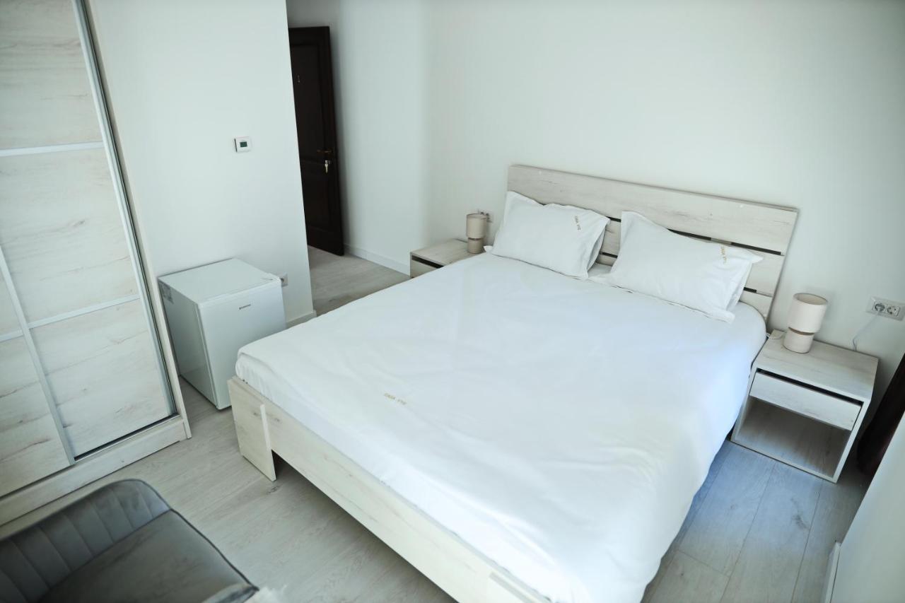 Casa Vys Apartment Pitesti Ngoại thất bức ảnh