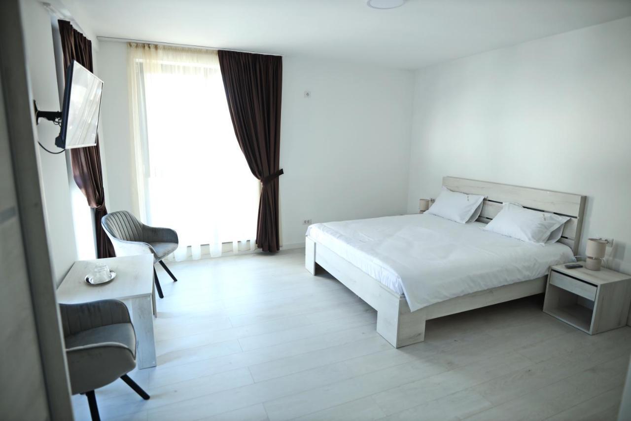 Casa Vys Apartment Pitesti Ngoại thất bức ảnh