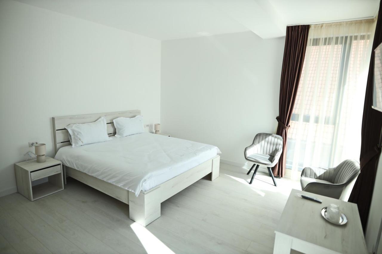 Casa Vys Apartment Pitesti Ngoại thất bức ảnh