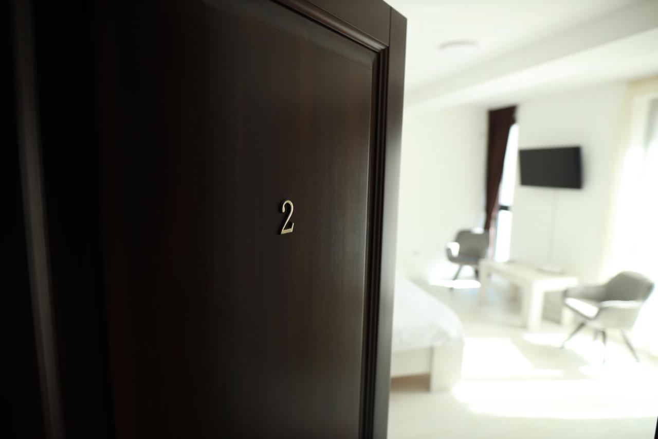 Casa Vys Apartment Pitesti Ngoại thất bức ảnh