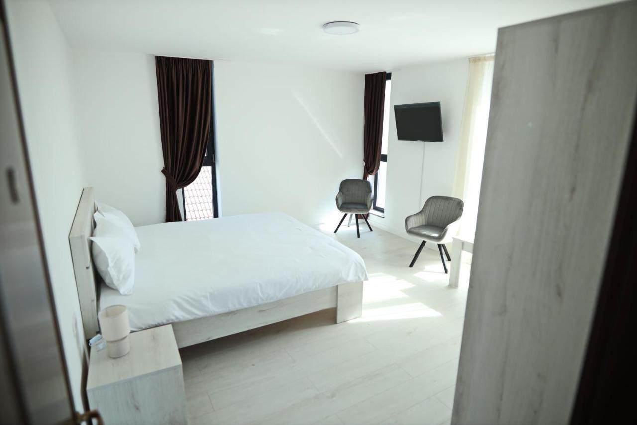 Casa Vys Apartment Pitesti Ngoại thất bức ảnh