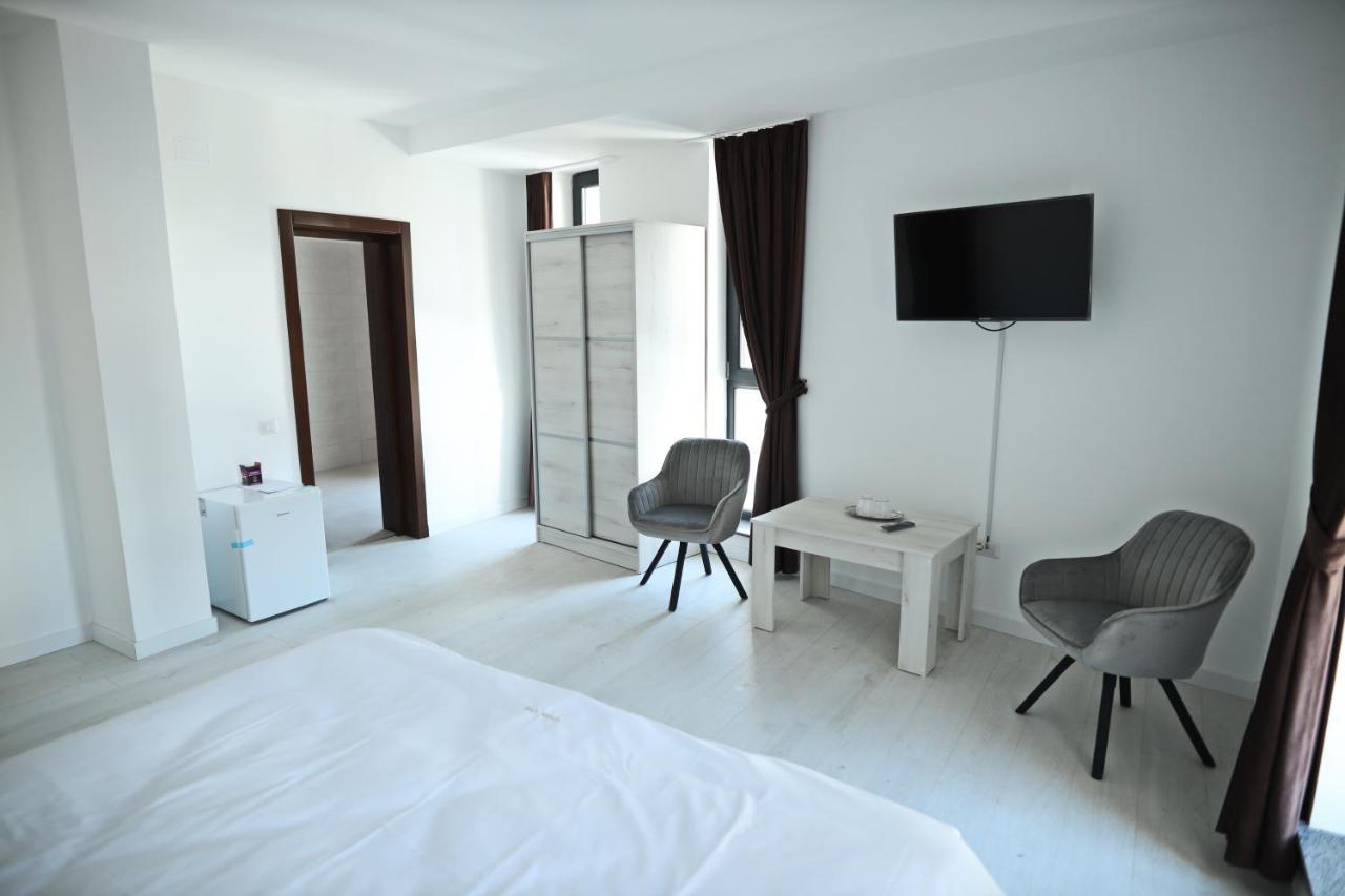 Casa Vys Apartment Pitesti Ngoại thất bức ảnh