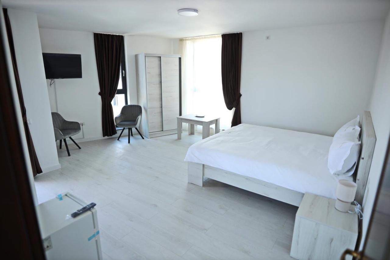 Casa Vys Apartment Pitesti Ngoại thất bức ảnh